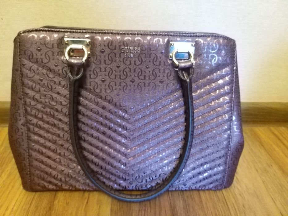 Сумка Guess вживана