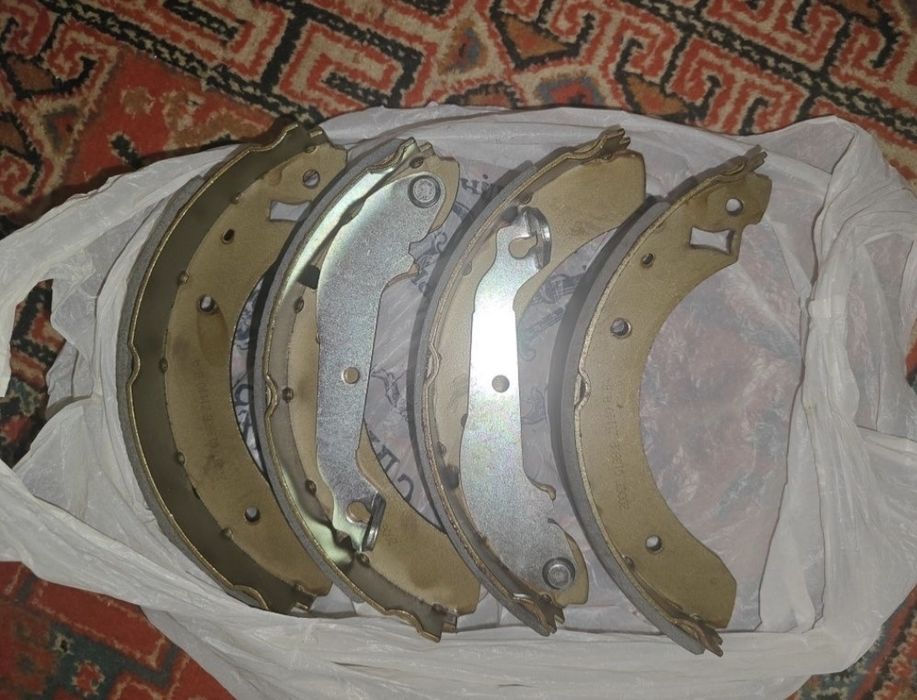 Колодки задние барабан LPR 01380B