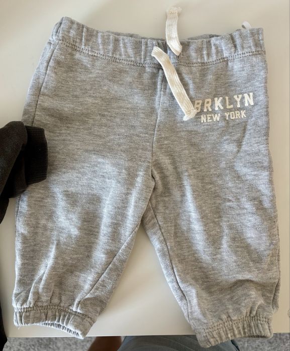 Komplet dresowy niemowlęcy H&M rozmiar 68 bawełna bluza dresy