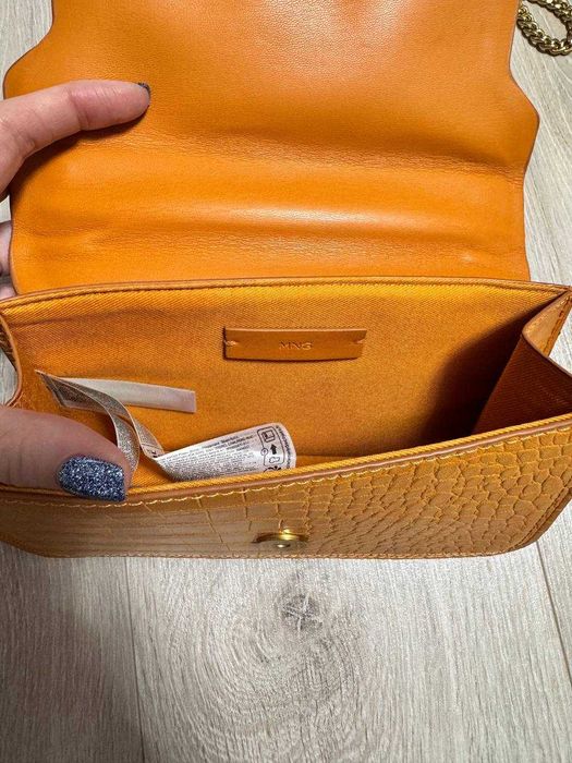 Стильна сумочка Mango