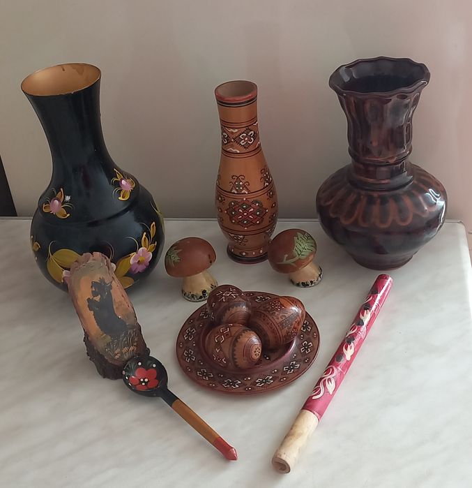 Українська символіка. Вази, яйця пасхальні деревяні, дудка (сопілка)