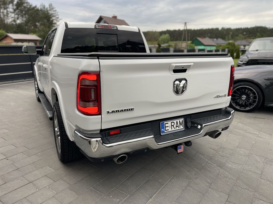 Dodge Ram 1500 5.7Lpg Laramie radio 12” 58tys km hak full led asystent