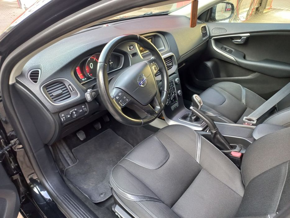 Volvo v40 1.6d 2013r