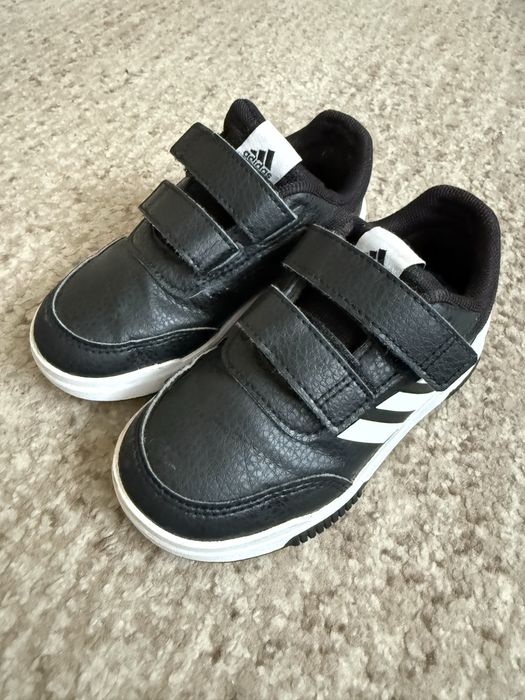 Adidas дитячі кросівки