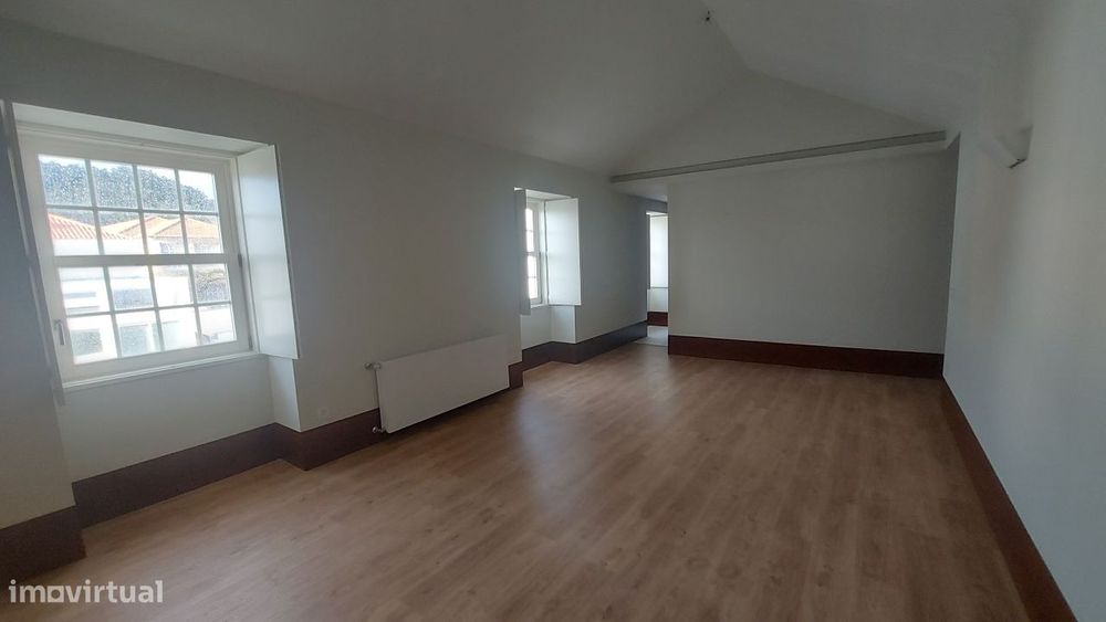 Apartamento T2 c/ lugar de garagem no Centro de Viana do Castelo