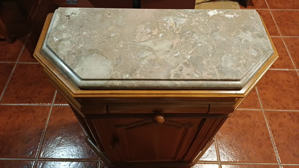 Sapateira com pedra mármore