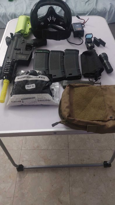 Vendo réplicas airsoft (M4 levou upgrade)