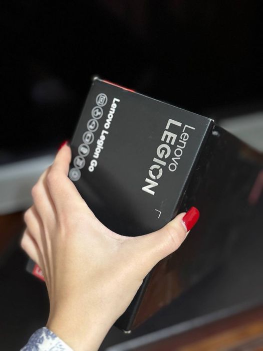 Ігрова портативна консоль Lenovo Legion Go 1 Tb