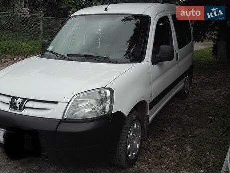 Пежо Партнер 1.9 DW8 авто по запчастинах 2004 р