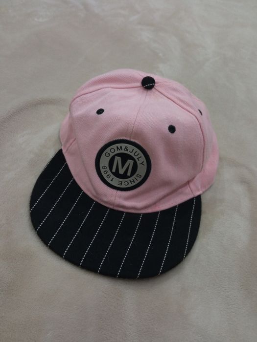 Кепка дівчача з застібками