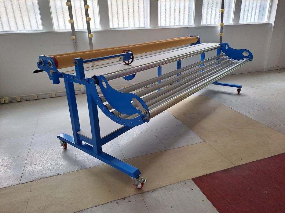 Maquina Manual de enrolar tecidos de pequeno e grande largura