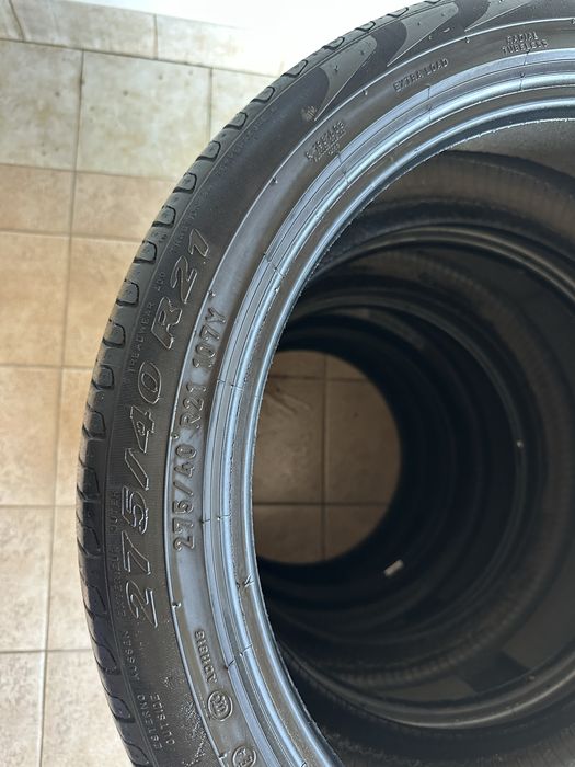 275/40/21 шини у гарному стані