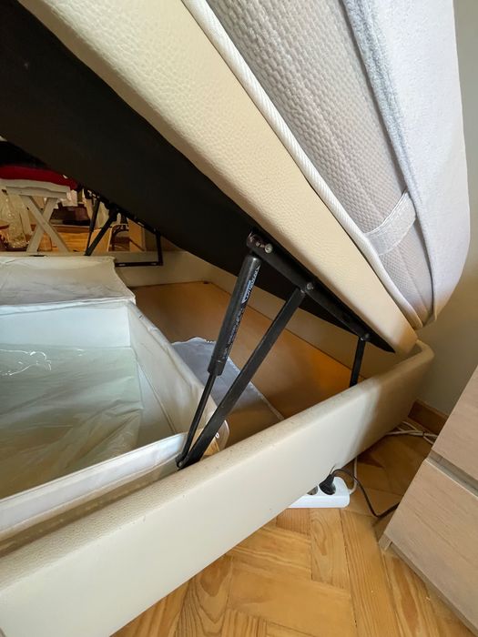 Cama de casal com arrumação 190x150