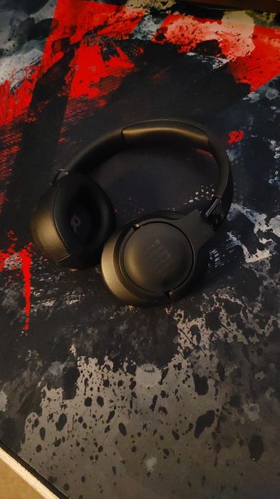 Продам навушники JBL TUNE 710 BT