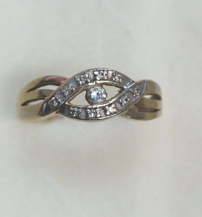 Piękny złoty pierścionek z cyrkoniami używany PR 585 rozm 15