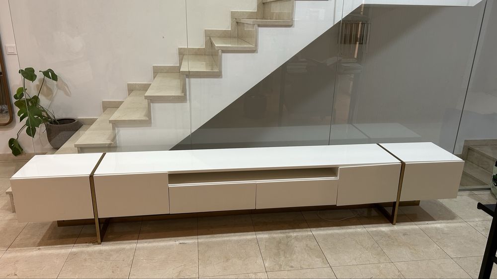 Armario de televisão