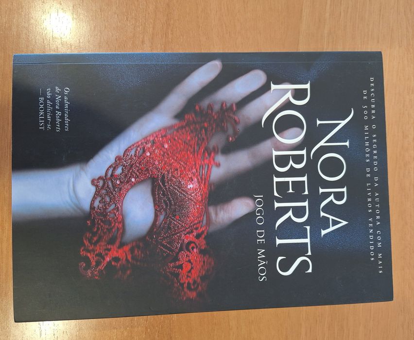 Livro Nora Roberts Jogo de Mãos