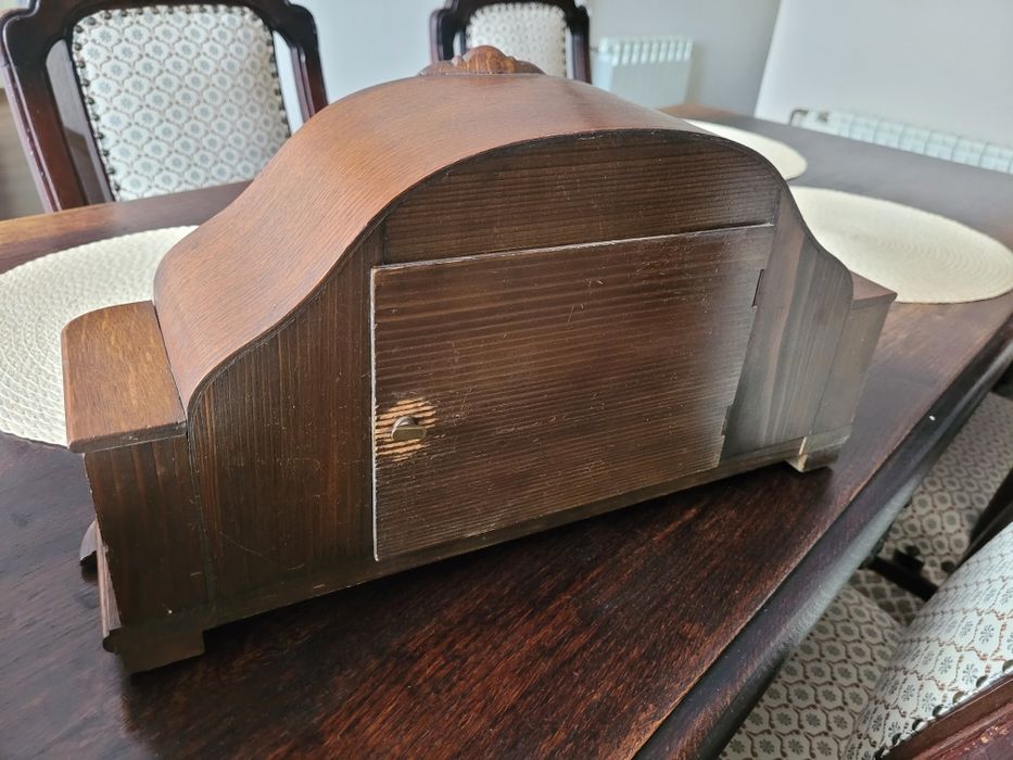 Stary zegar kominkowy