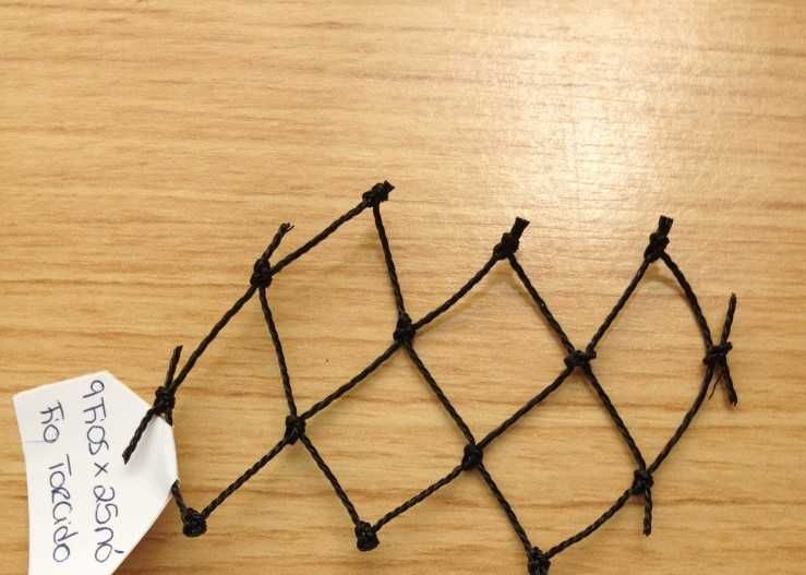 Rede para protecção de campos desportivos