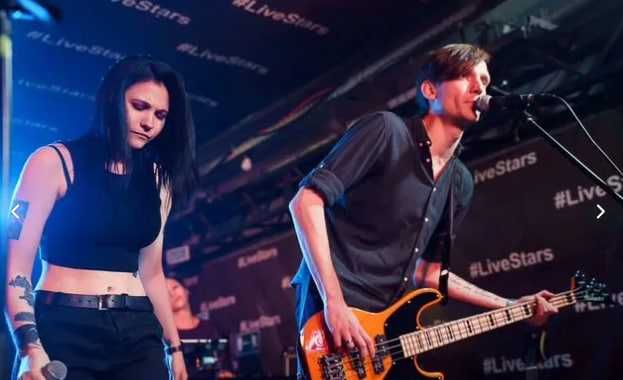 Уроки по гитаре и вокала в студии и онлайн.