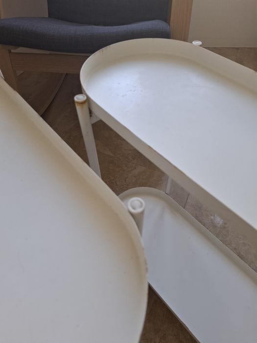Suporte para plantas Olivblad da IKEA em metal branco/ 15€ para 2