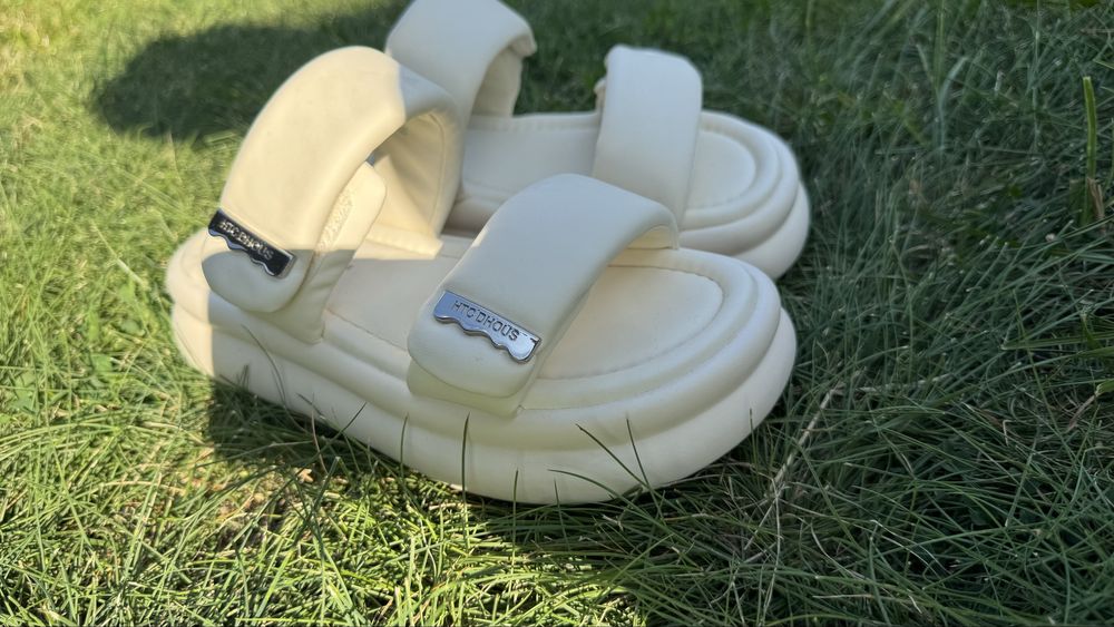 Шльопанці дуті жіночі Roberto Della Crose