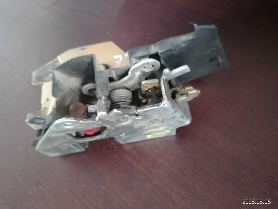 Fechadura Traseira Direita BMW E36 / M3 Original (Ref: 8122420)