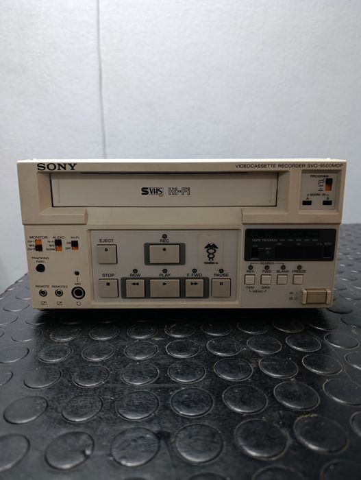 Професійний відеомагнітофон Sony SVO-9500MDP