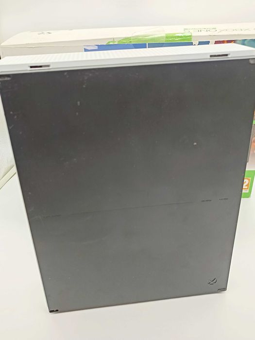 Konsola XBOX One S All Digital 1TB + pad + karton