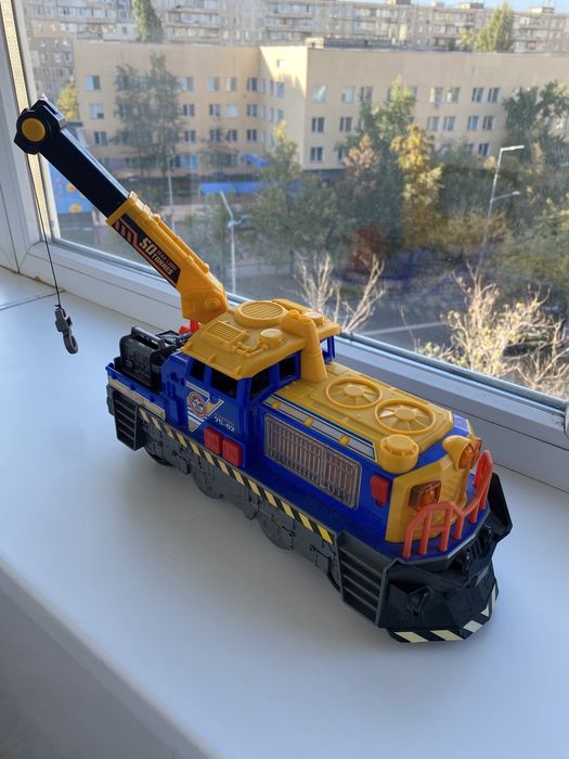 Потяг зі звуковими ефектами