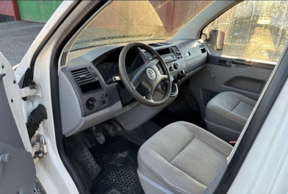 VW Transporter T5  1,9 TDI z żurawiem HIAB