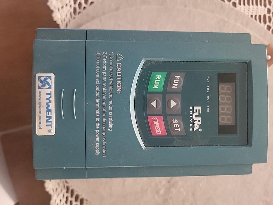 Falownik EURA Drives E2000-0022S2 2,2 kW 1x230V / 3x230V – sprawny, przetestowany