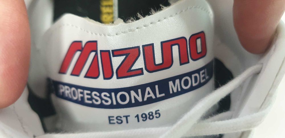 Sapatilhas/Ténis de futsal profissional - marca MIZUNO modelo MORELIA
