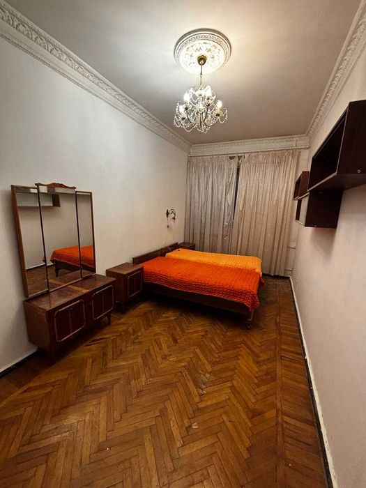 Сталінка в центрі на вул. Базарній. Центр, Привоз, море-все поруч