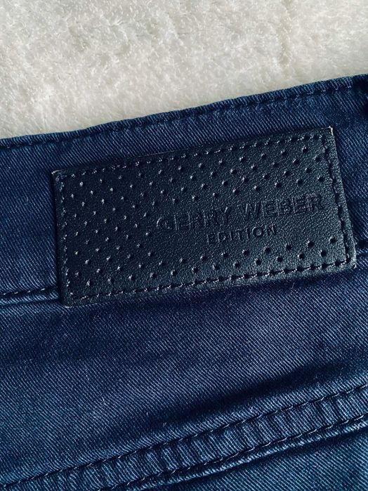 Czarne materiałowe spodnie Gerry Weber Edition - rozm. M