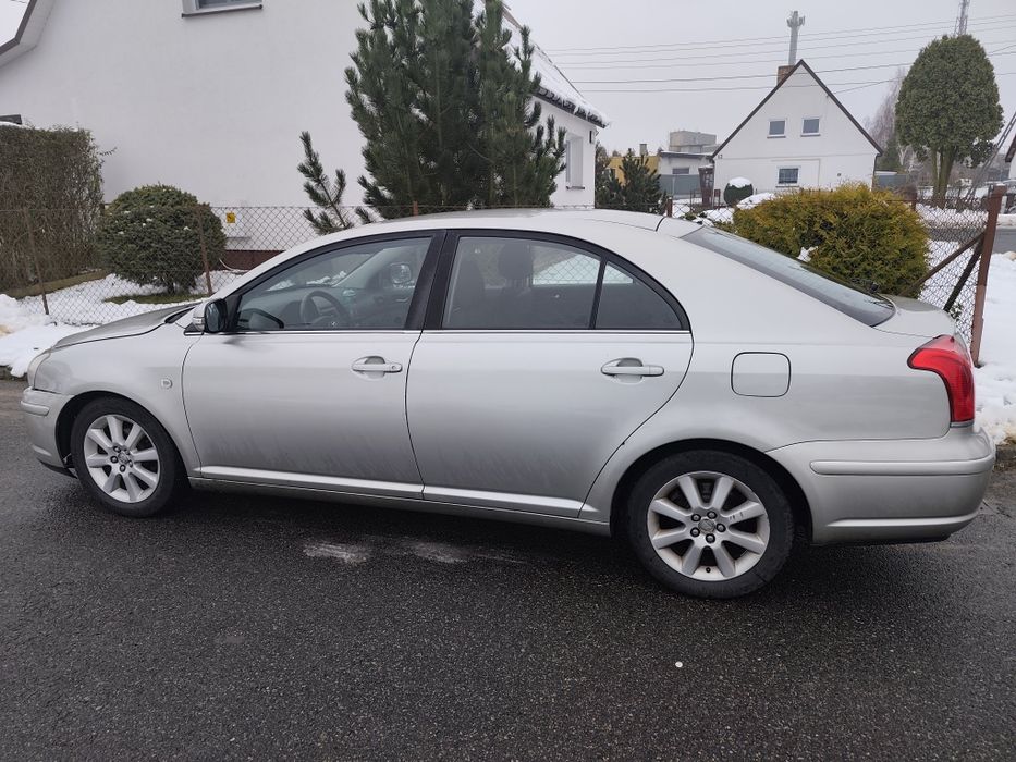 Toyota Avensis T25 1.8 Benzyna 2005