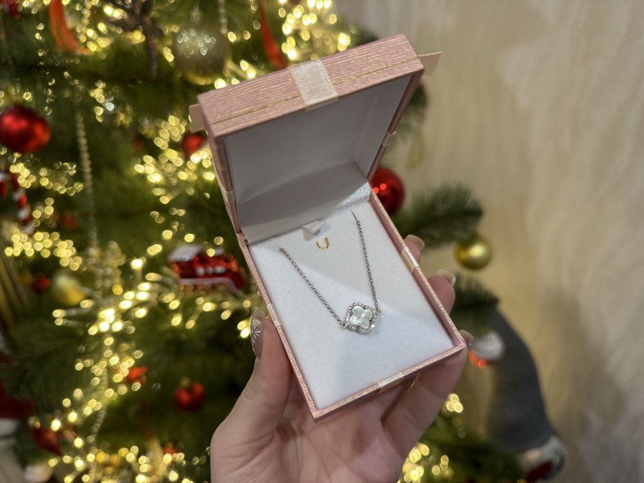 Вишукана срібна цепочка з фіанітами