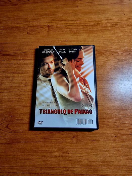 TRIÂNGULO DE PAIXÃO (Simon Baker/Frances O'Connor) Um Thriller Erótico