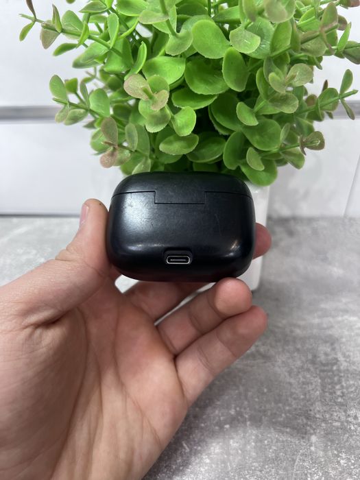 Зарядний кейс для навушників JBL Tune 230 NCTWS