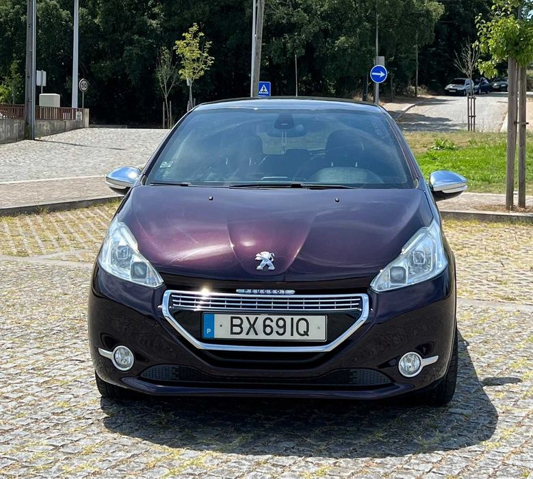 PEUGEOT 208  Full Extras