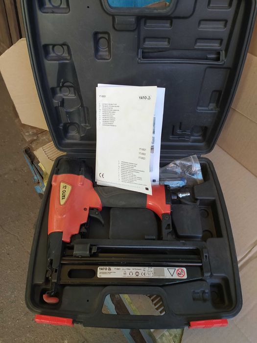 Пневматический гвоздевой степлер YATO