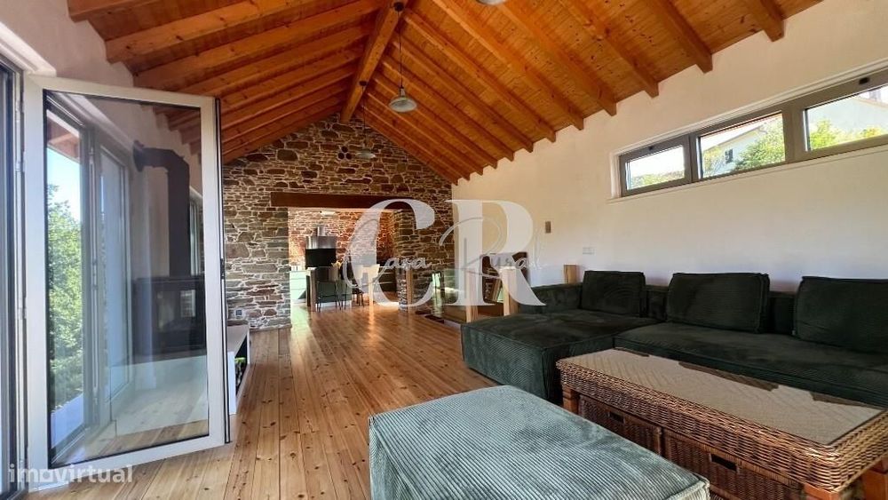 Casa de Pedra Renovada, Ruínas, Riacho, Poços e 15.570m2 de Terreno na