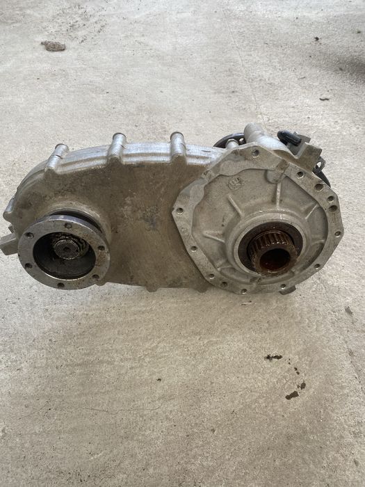 Продам роздатка Mercedes vito 115  4x4