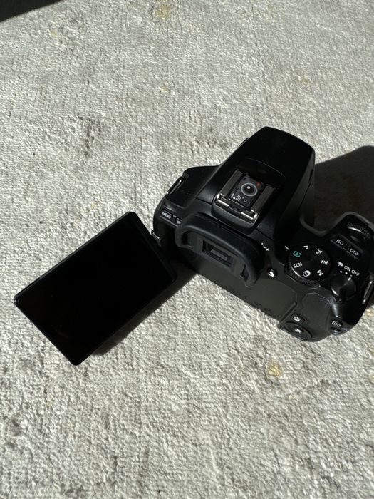 Camera fotografica Canon EOS 250D