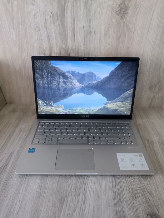 Ноутбук ASUS VivoBook Intel 4.1Ghz 12GB SSD 256GB Отличное Состояние