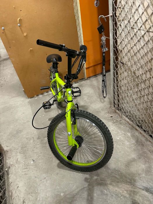 Rower BMX jaskrawo zielony pegi koła 20 cali