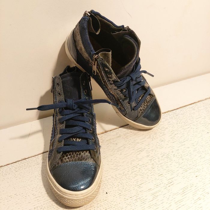 Buty granatowe dziewczęce rozm. 36