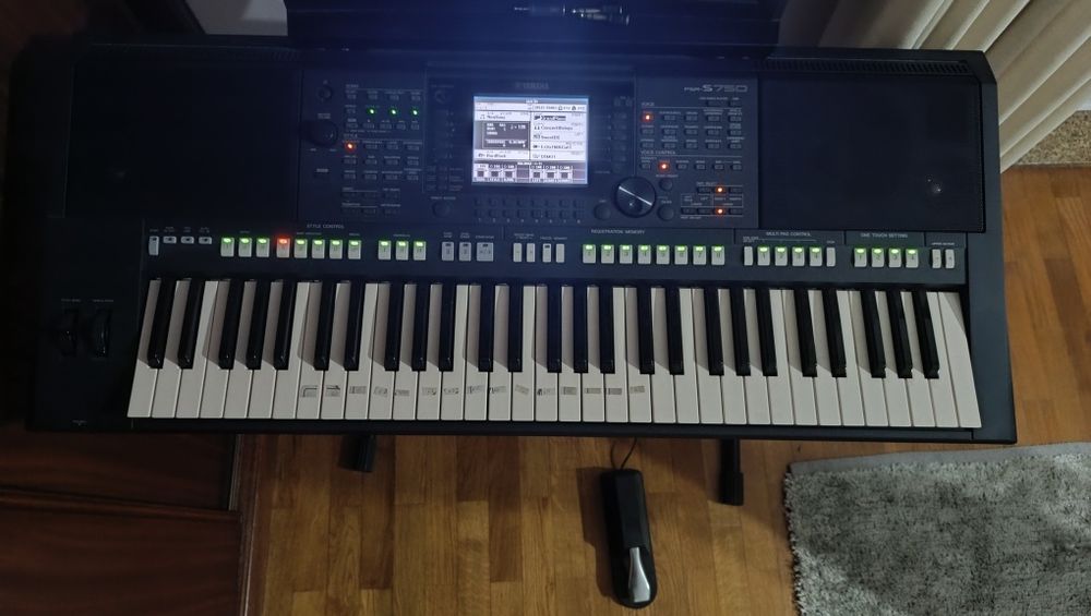 Teclado/Piano Yamaha psr-s750