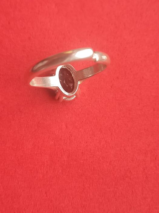 Zestaw bizuteri srebrneh z granatami