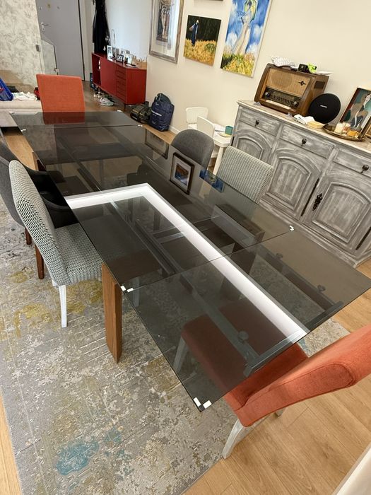 Mesa extensivel de madeira Nogueira e vidro qubic